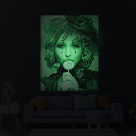 Tablou canvas luminos Fata cu lollipop, CLT0304, Picma, dualview, panza + sasiu lemn, 80 x 120 cm